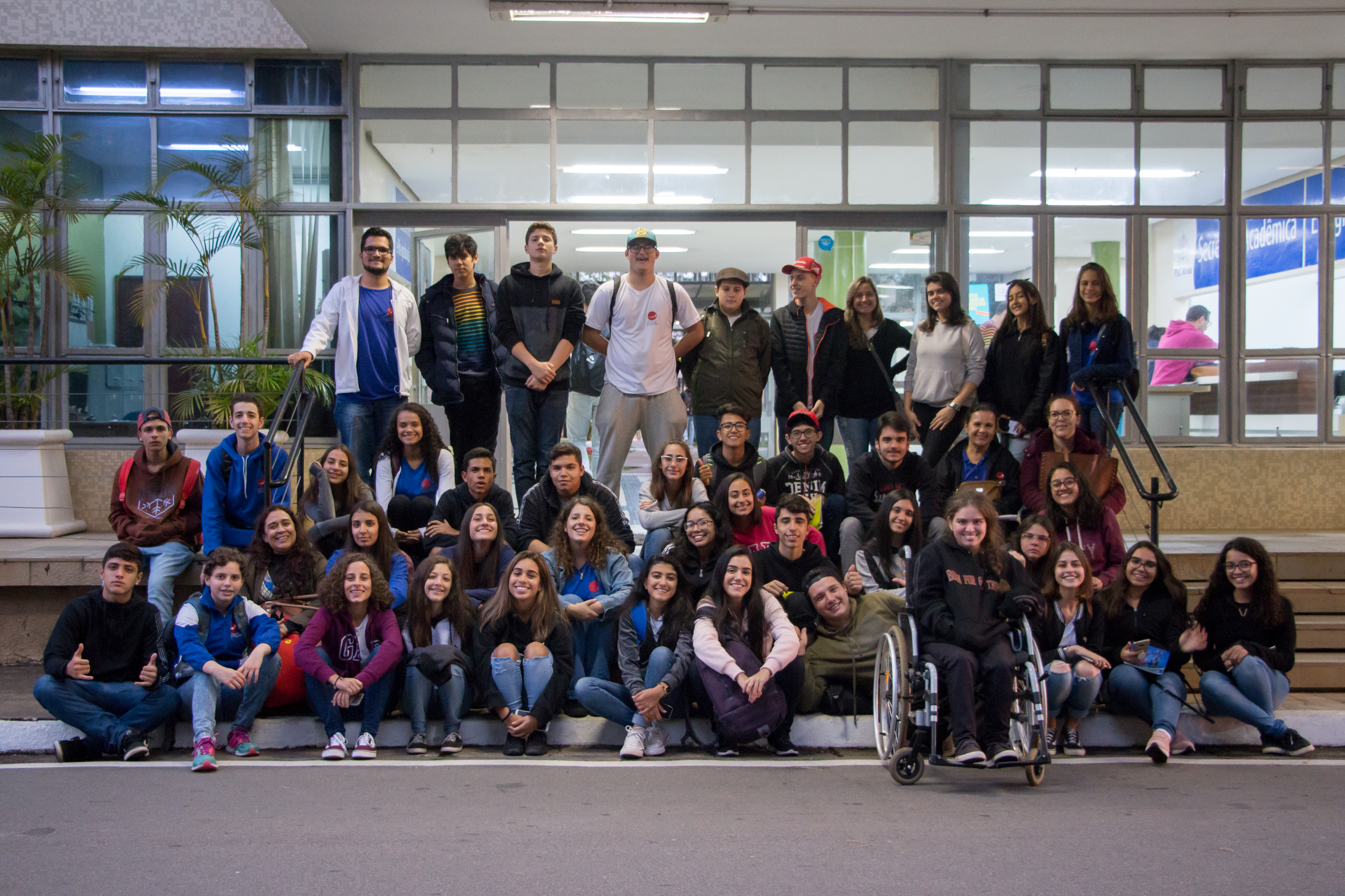Cerca de 50 alunos da Escola Delfim Moreira de Santa Rita do Sapucaí visitaram a PUC Minas Poços de Caldas